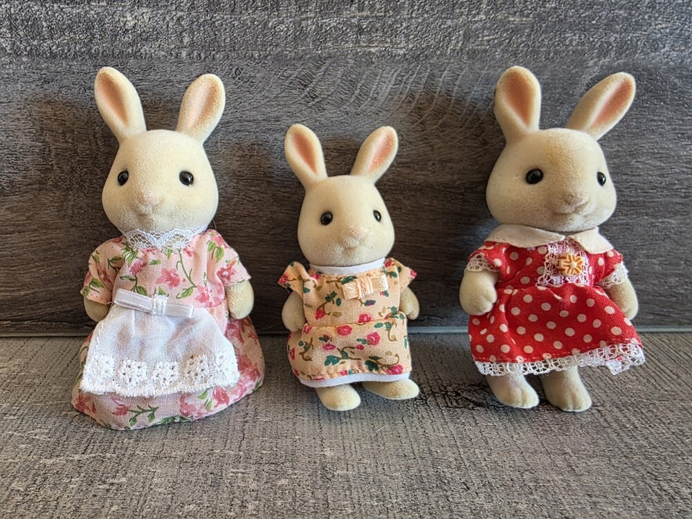 Sylvania Sylvanian Families Milk Rabbit Family Lot Of 3 Girls g46